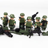 US Soldiers WW2  6-Pack with Weapons & Cannons